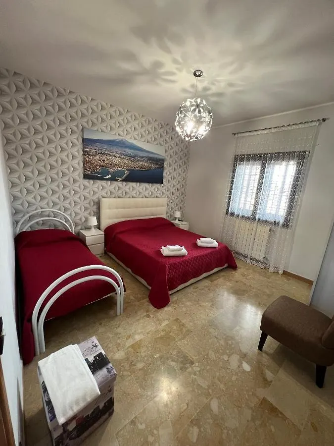 Casa Vacanze Volpe Dell'Etna Nicolosi 0*,  Italia