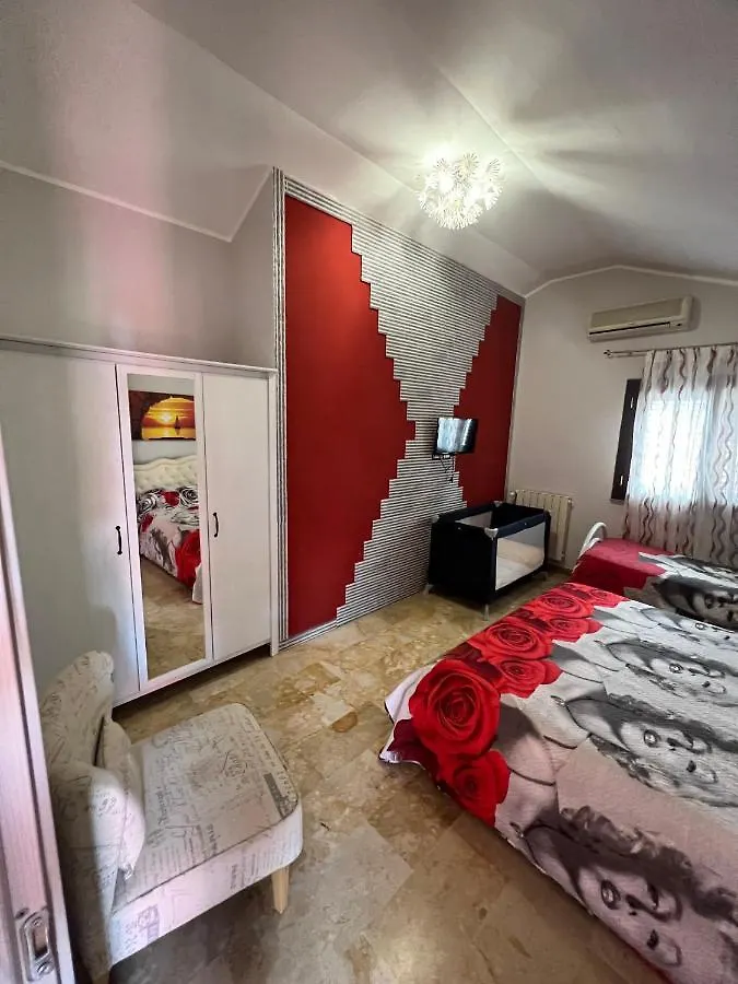 Casa Vacanze Volpe Dell'Etna Nicolosi 0*,  Italia