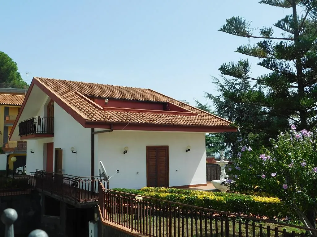 Casa Vacanze Volpe Dell'Etna Nicolosi 0*,  Italy