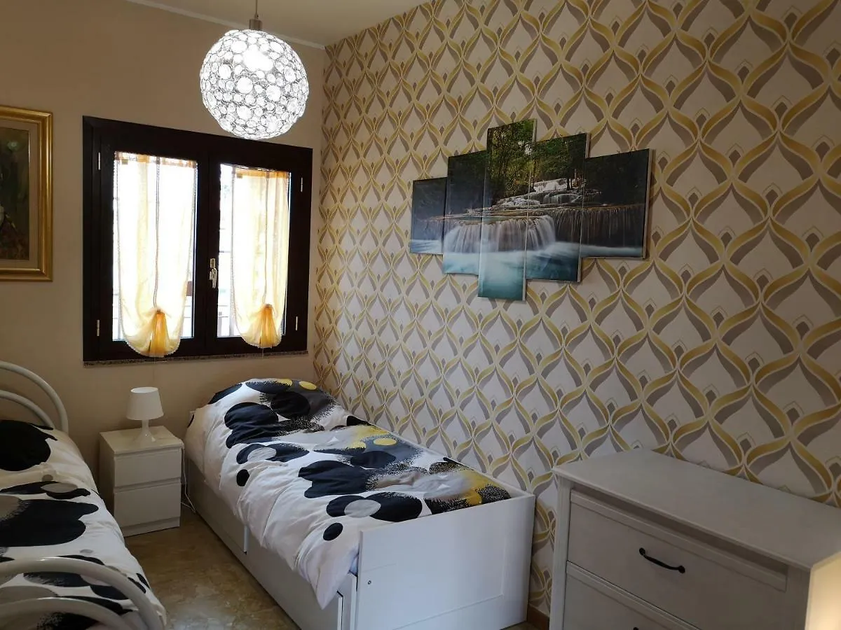 Casa Vacanze Volpe Dell'Etna Nicolosi 0*,  Italia
